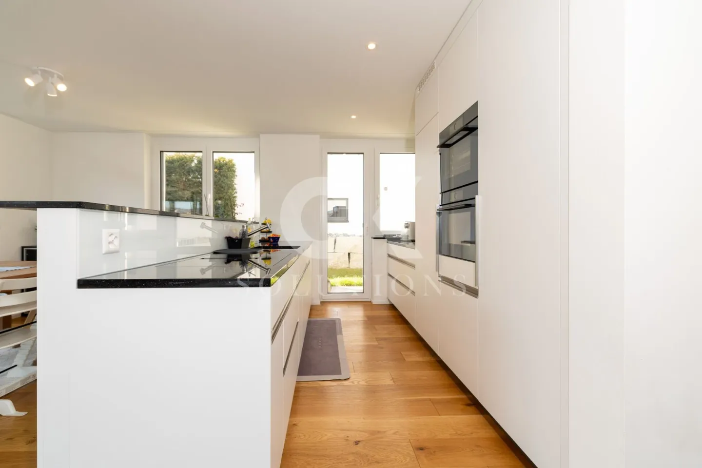 Une maison, de nombreuses possibilités - y compris un appartement séparé ! - Photo 3 sur 13