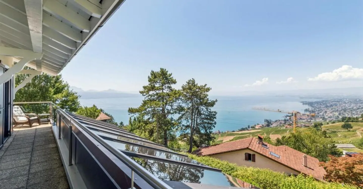 Una proprietà tra cielo, lago e vigne che offre un panorama eccezionale - Foto 9 di 12