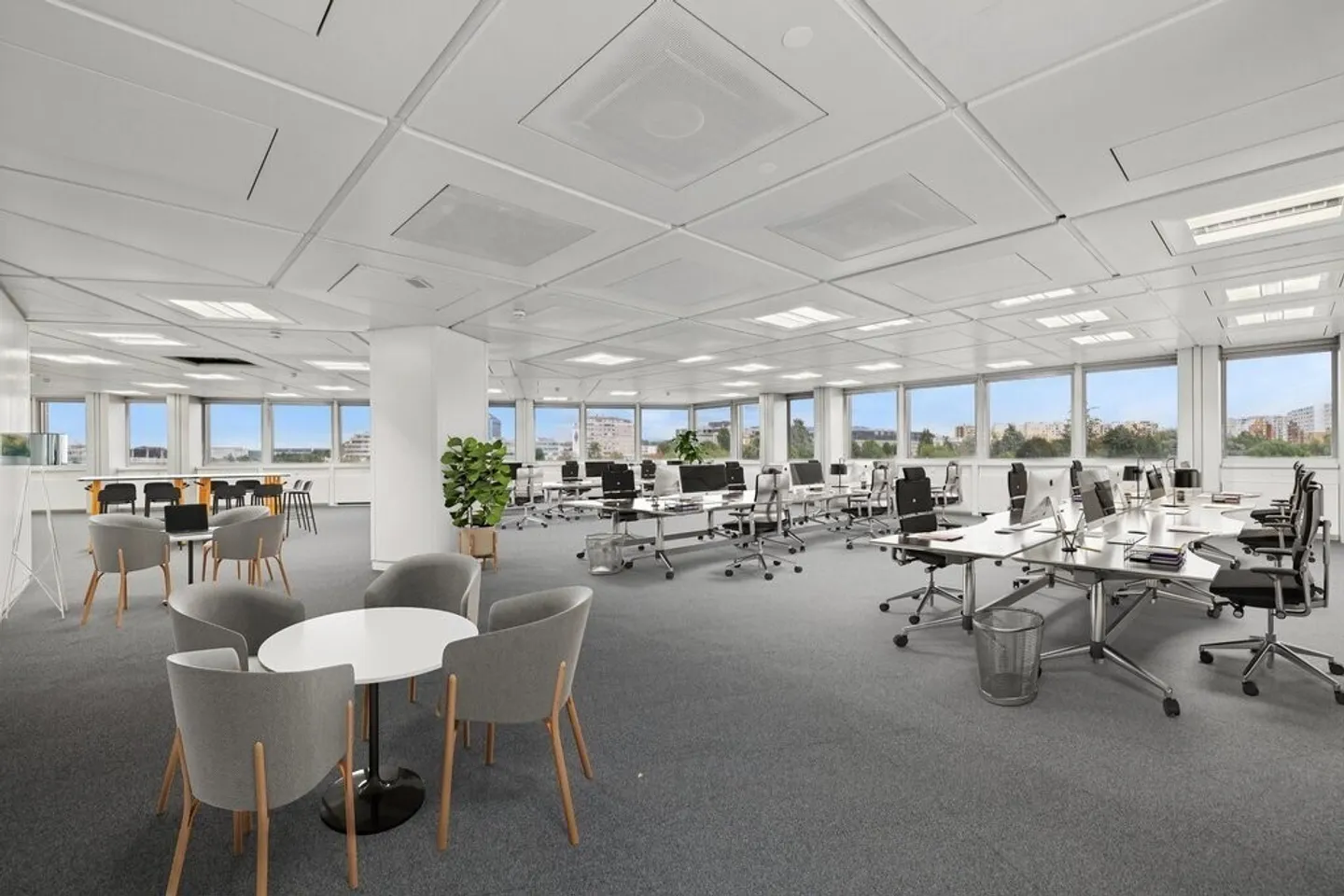 Renovated office space of 417 m2 on the 3rd floor - Photo 2 of 9