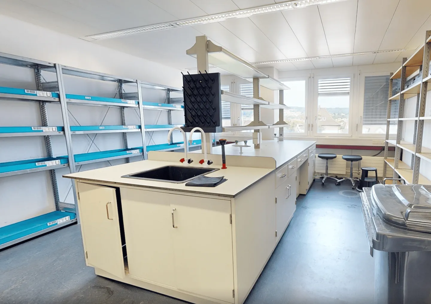 Moderne Industriehalle mit vielseitigen Nutzungsmöglichkeiten in Brugg - Foto 10 von 17