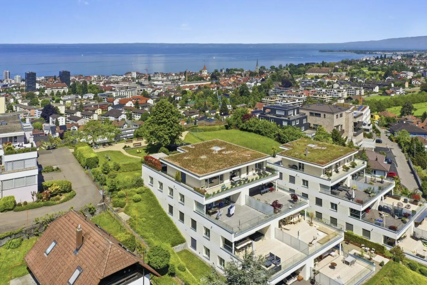 Appartamento attico nuovo, lussuoso e spazioso con vista mozzafiato sul lago - Foto 1 di 30