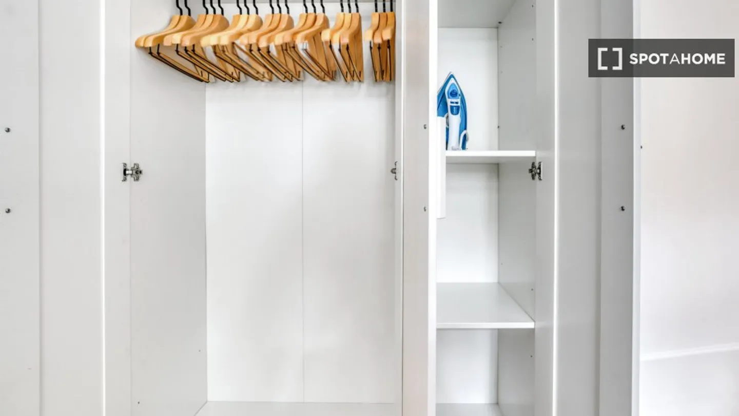 Discover, visit, and rent your new home online with complete confidence. - Photo 13 of 17