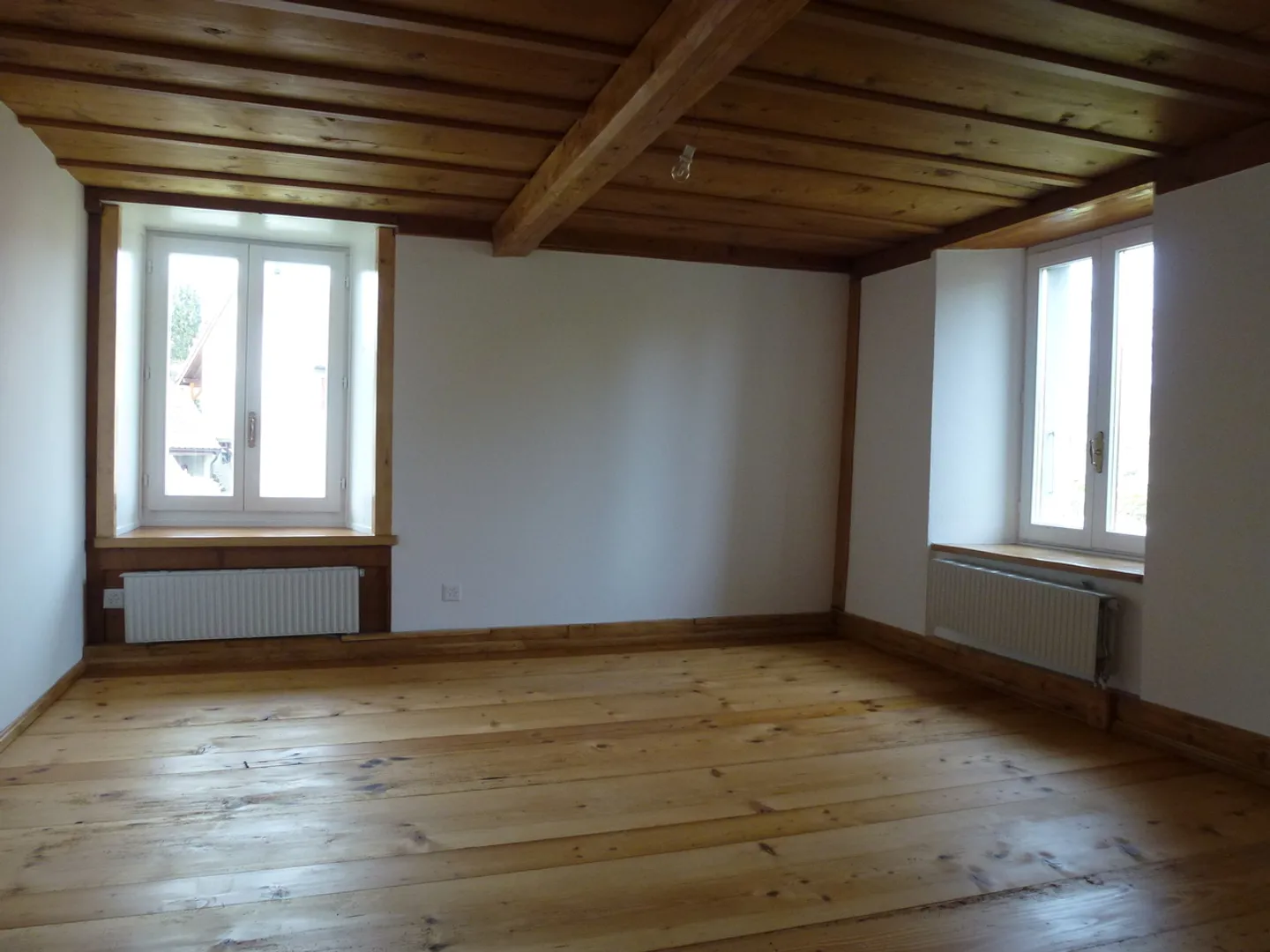 FIRST MONTH'S RENT FREE!!! Spacious 6.5-room duplex with terrace - Photo 7 of 7
