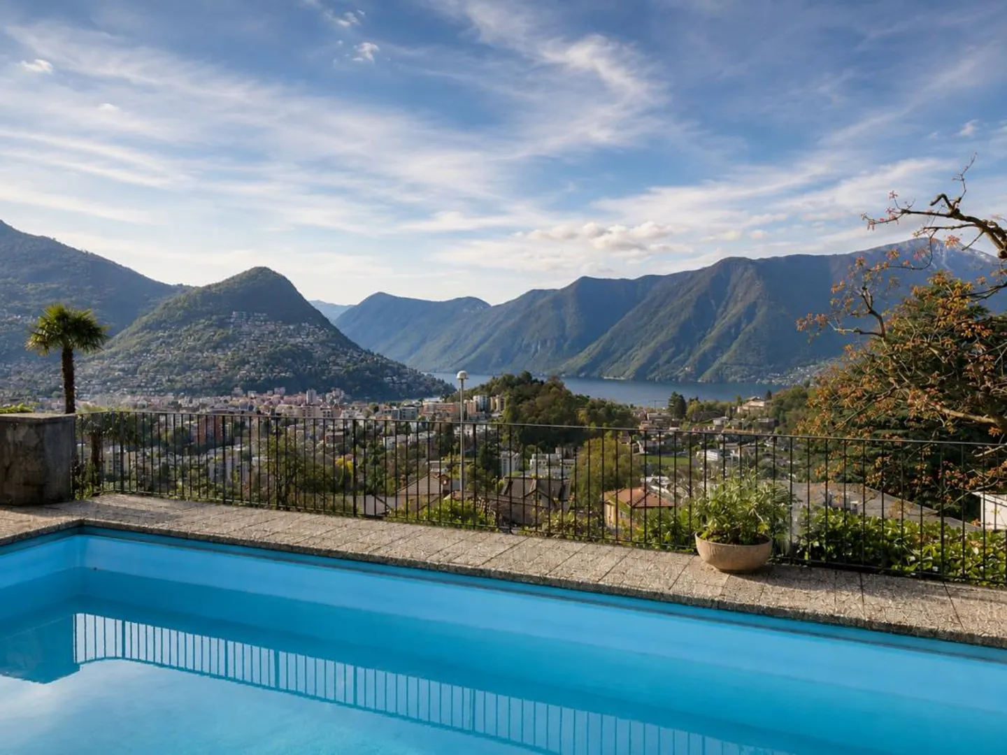 Villa with pool and unspoiled view - Photo 1 of 14