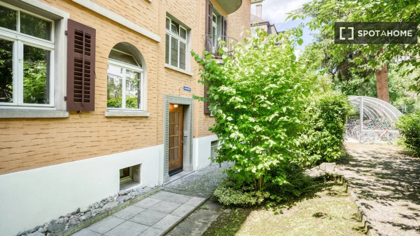 Discover, visit, and rent your new home online with complete confidence. - Photo 14 of 17