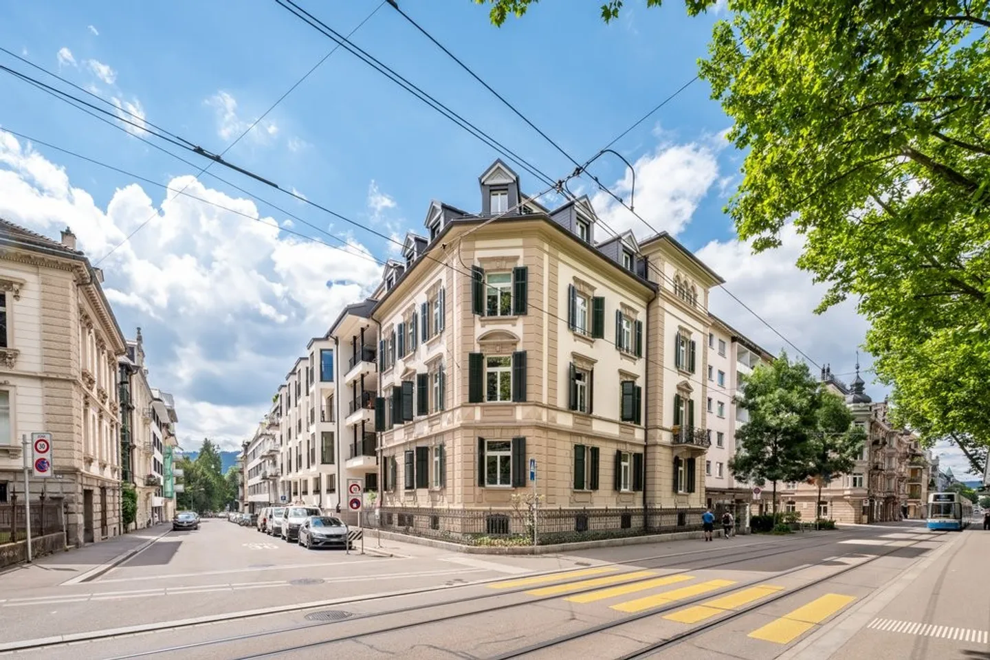 Charming 2.5-Room Apartment in Zurich - Photo 1 of 9