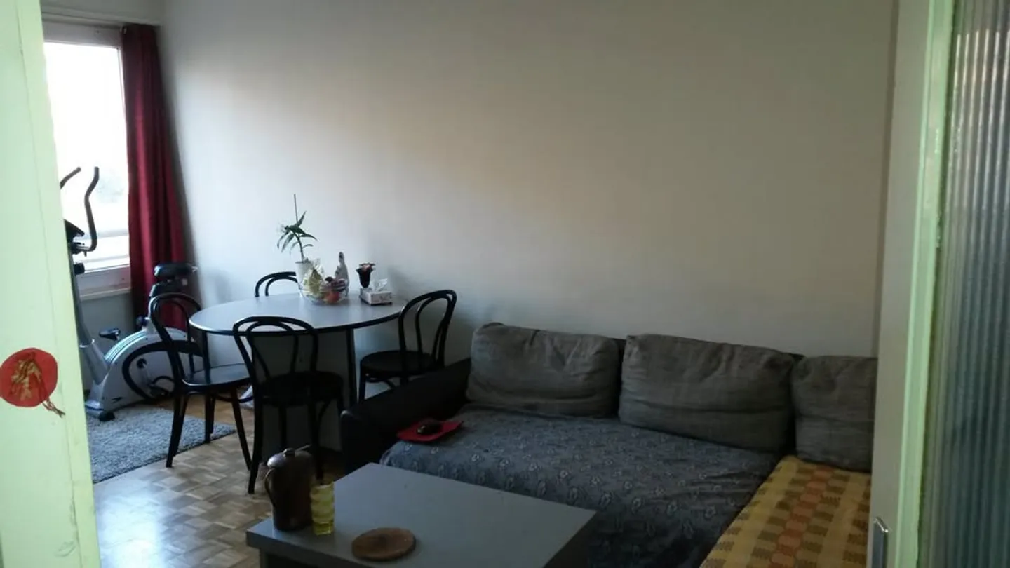 2,5 ZIMMER ZU VERMIETEN IN MEYRIN - Foto 1 von 4