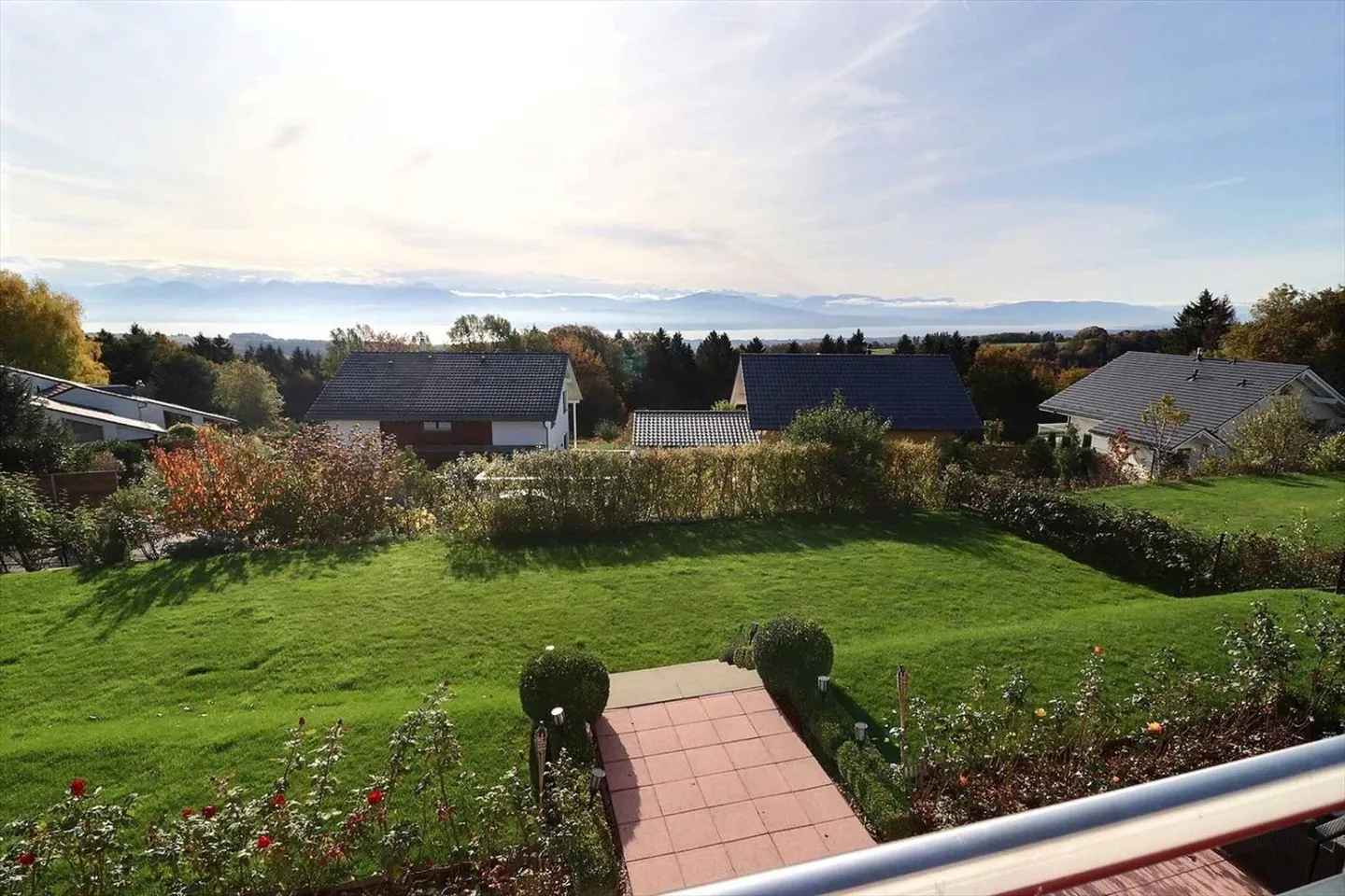 Magnificent property with 5.5 rooms and a view of Lake Geneva - Photo 1 of 11
