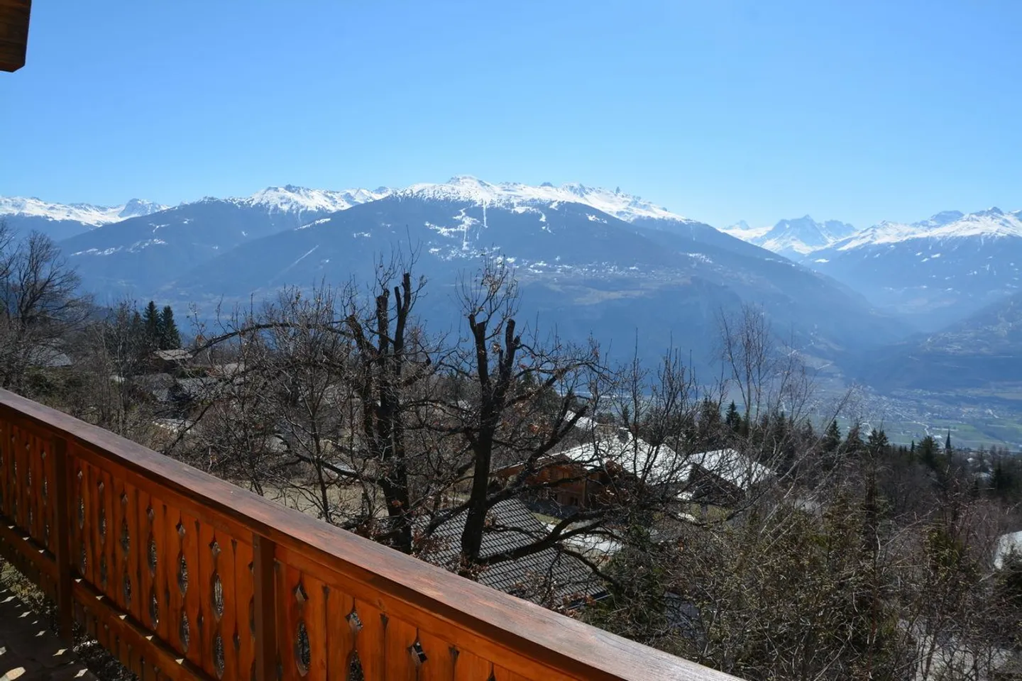 Chalet 4.5 rooms - Photo 4 of 13