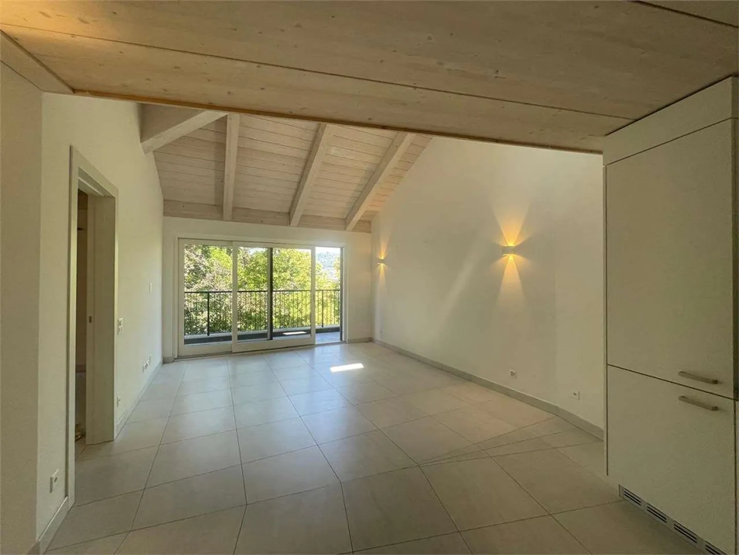 Gentilino : élégant appartement de 2,5 pièces avec mezzanine habitable - Photo 2 sur 10