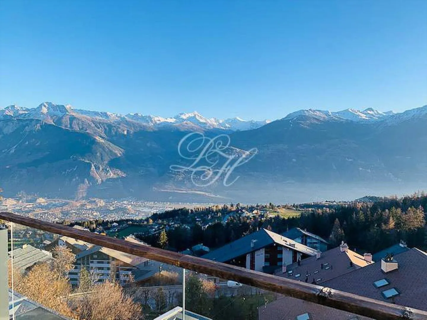 4.5 Room Apartment in Crans-Montana - Photo 1 of 13