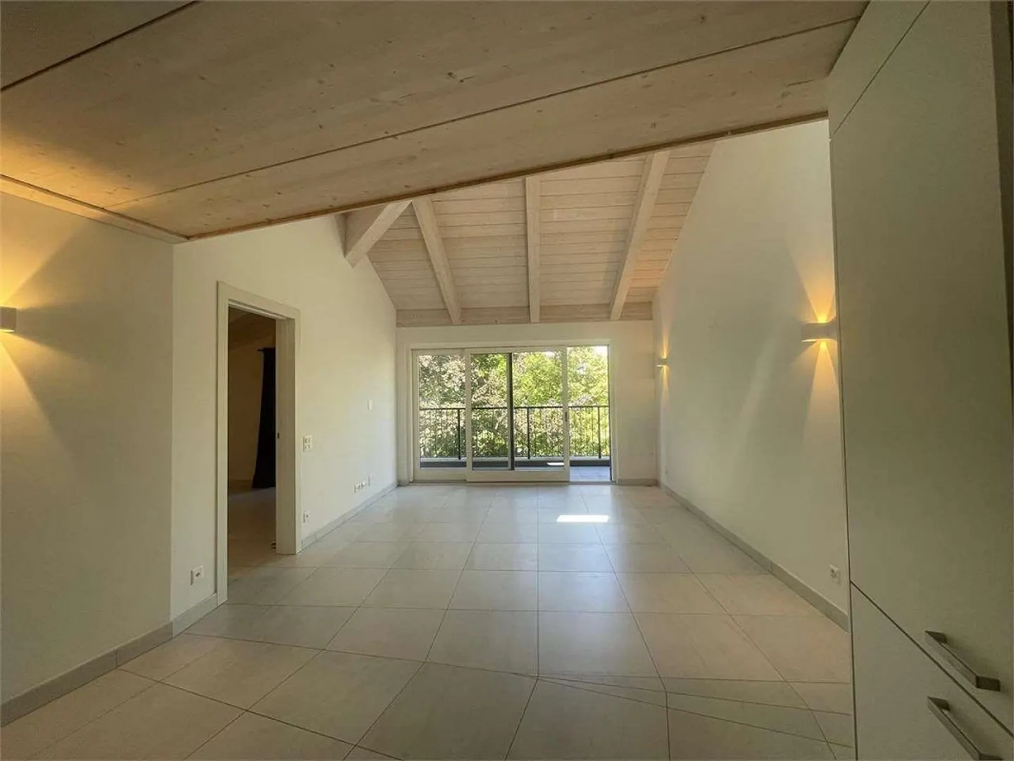 Gentilino : élégant appartement de 2,5 pièces avec mezzanine habitable - Photo 1 sur 10