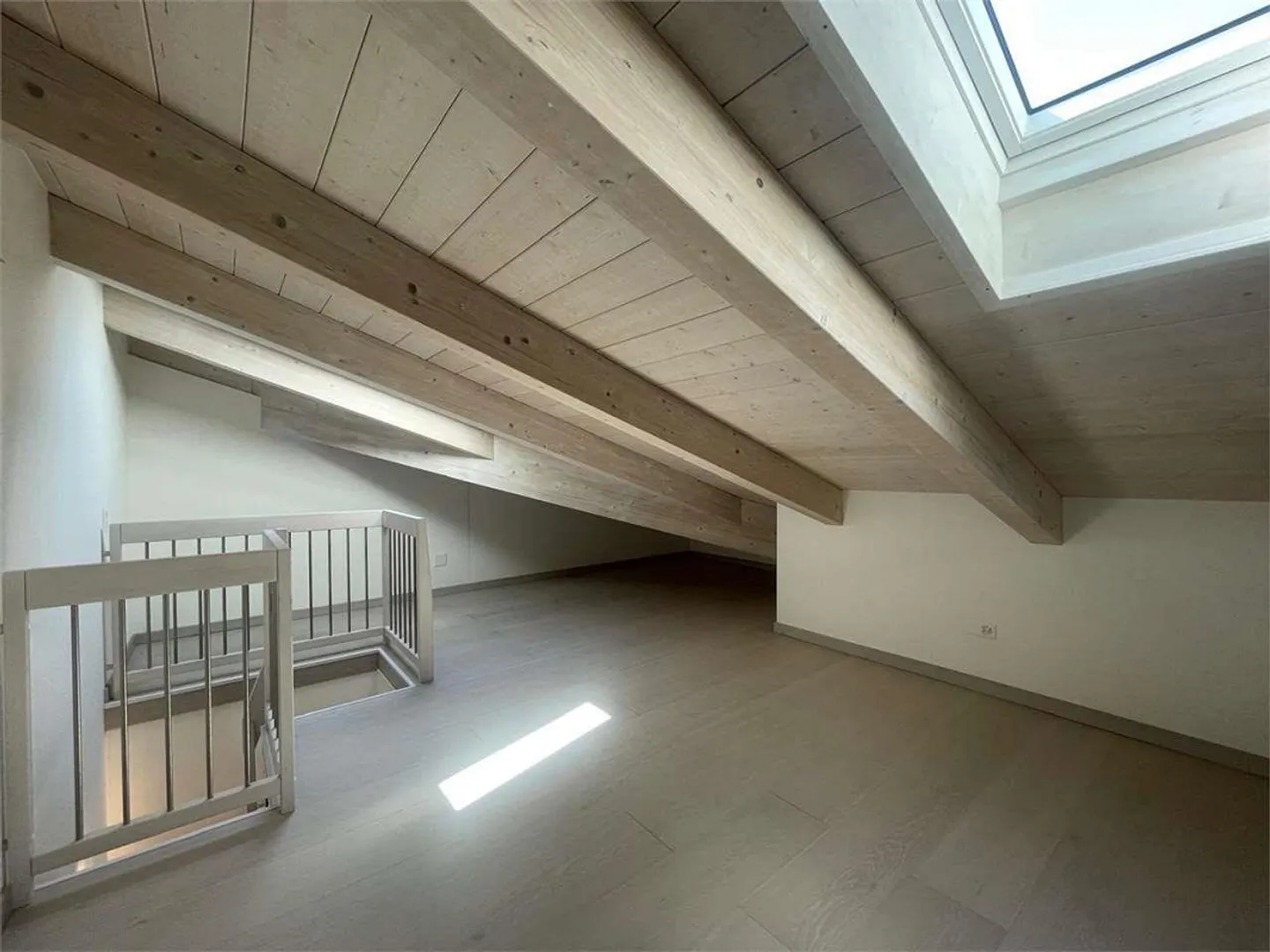 Gentilino : élégant appartement de 2,5 pièces avec mezzanine habitable - Photo 5 sur 10