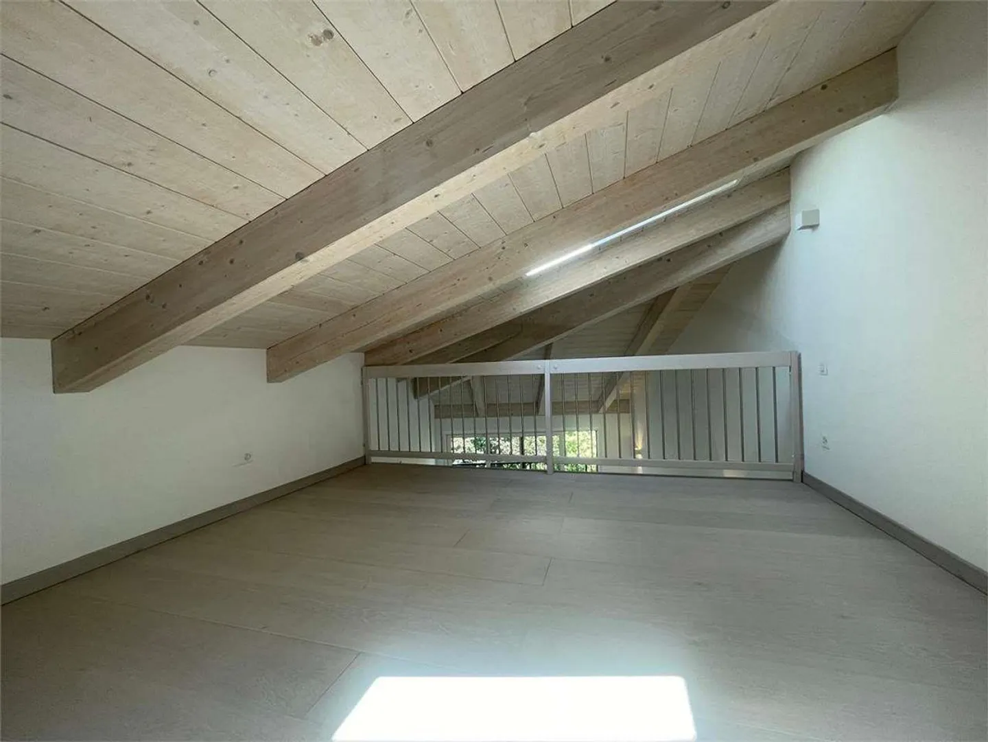 Gentilino : élégant appartement de 2,5 pièces avec mezzanine habitable - Photo 7 sur 10
