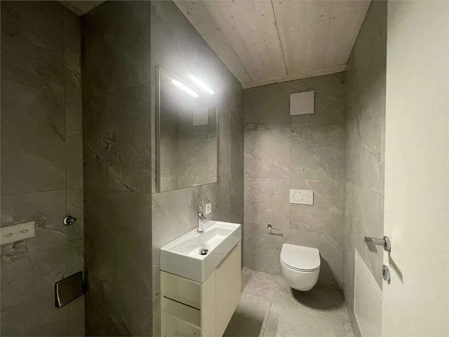 Gentilino : élégant appartement de 2,5 pièces avec mezzanine habitable - Photo 10 sur 10