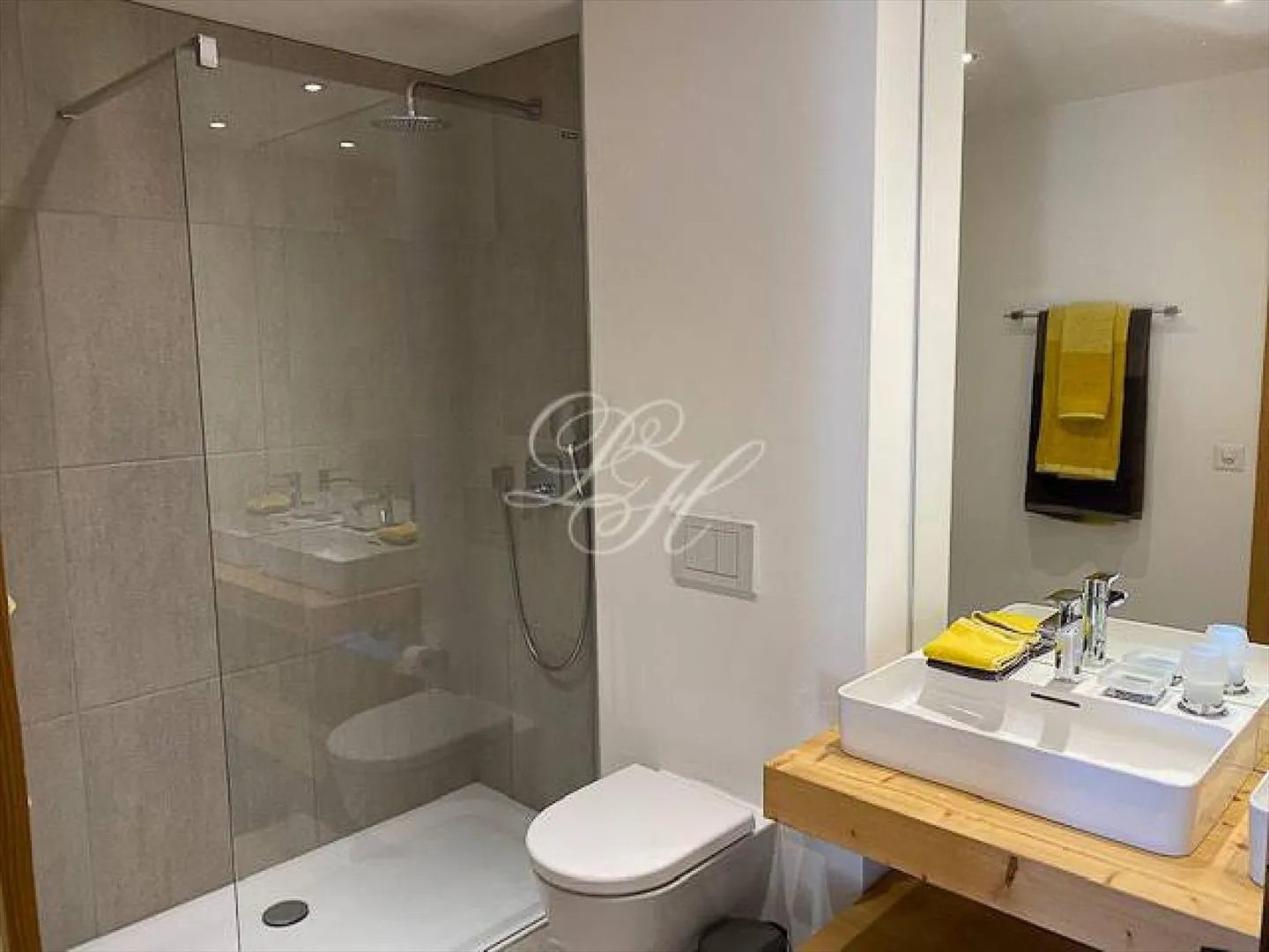 4.5 Room Apartment in Crans-Montana - Photo 9 of 13