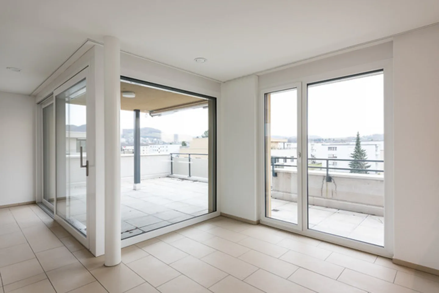 VIVRE LUXUEUSEMENT AU-DESSUS DES TOITS DE KLEINDÖTTINGEN - Photo 3 sur 12