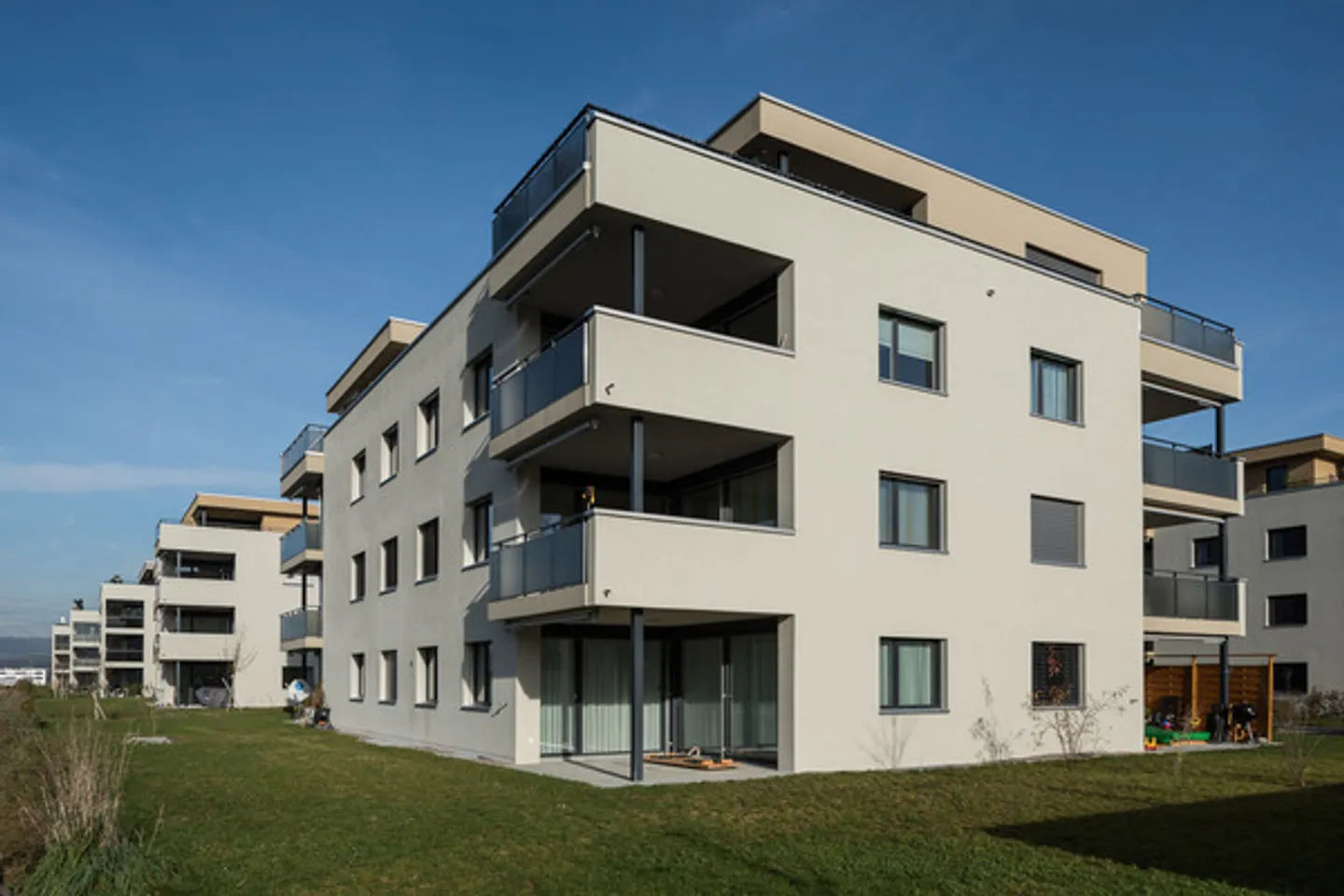 VIVRE LUXUEUSEMENT AU-DESSUS DES TOITS DE KLEINDÖTTINGEN - Photo 1 sur 12