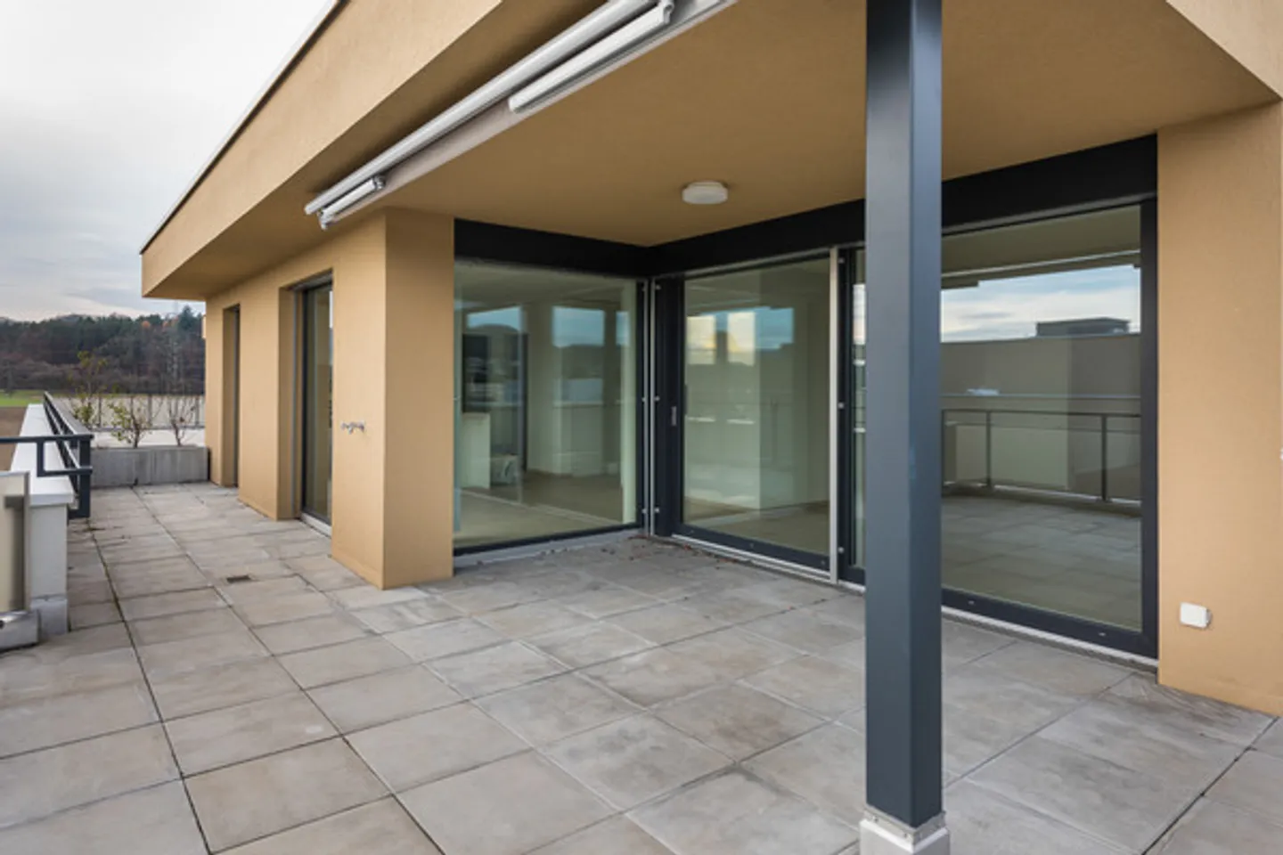 VIVRE LUXUEUSEMENT AU-DESSUS DES TOITS DE KLEINDÖTTINGEN - Photo 5 sur 12