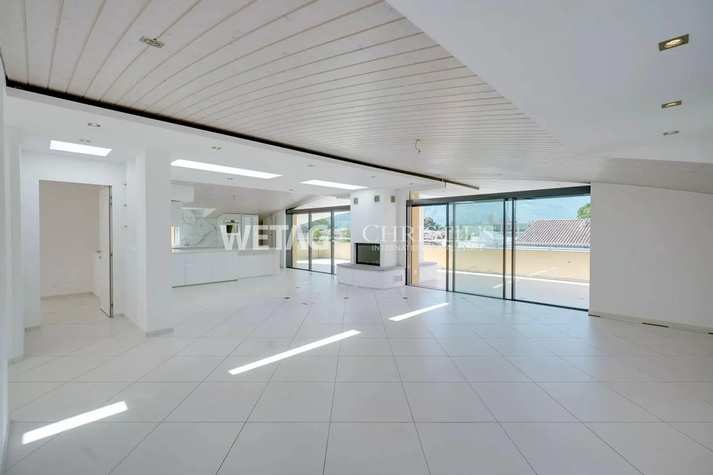 Ascona: Elegante attico di lusso con ampie terrazze in posizione centrale in vendita - Foto 2 di 13