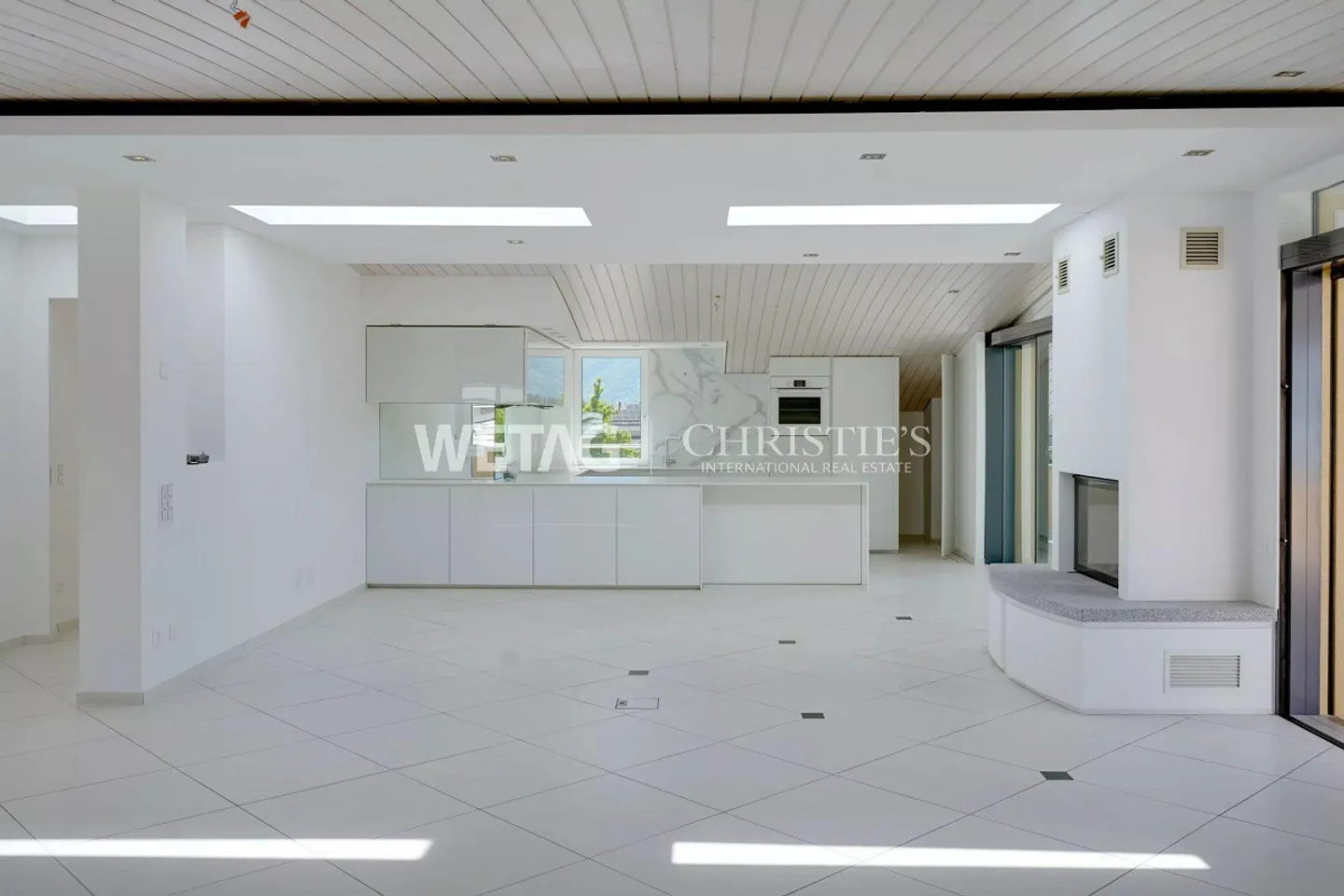 Ascona: Elegante attico di lusso con ampie terrazze in posizione centrale in vendita - Foto 3 di 13