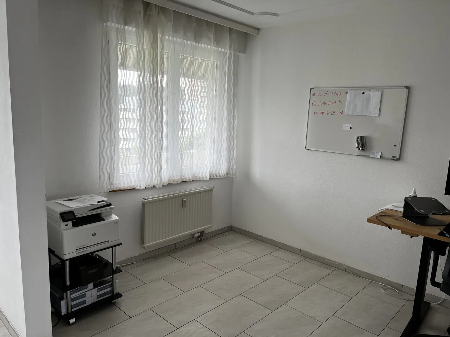Vivere in alto, vivere in pace - benvenuti nell'appartamento di 3,5 stanze (diritto di costruzione) - Foto 17 di 19