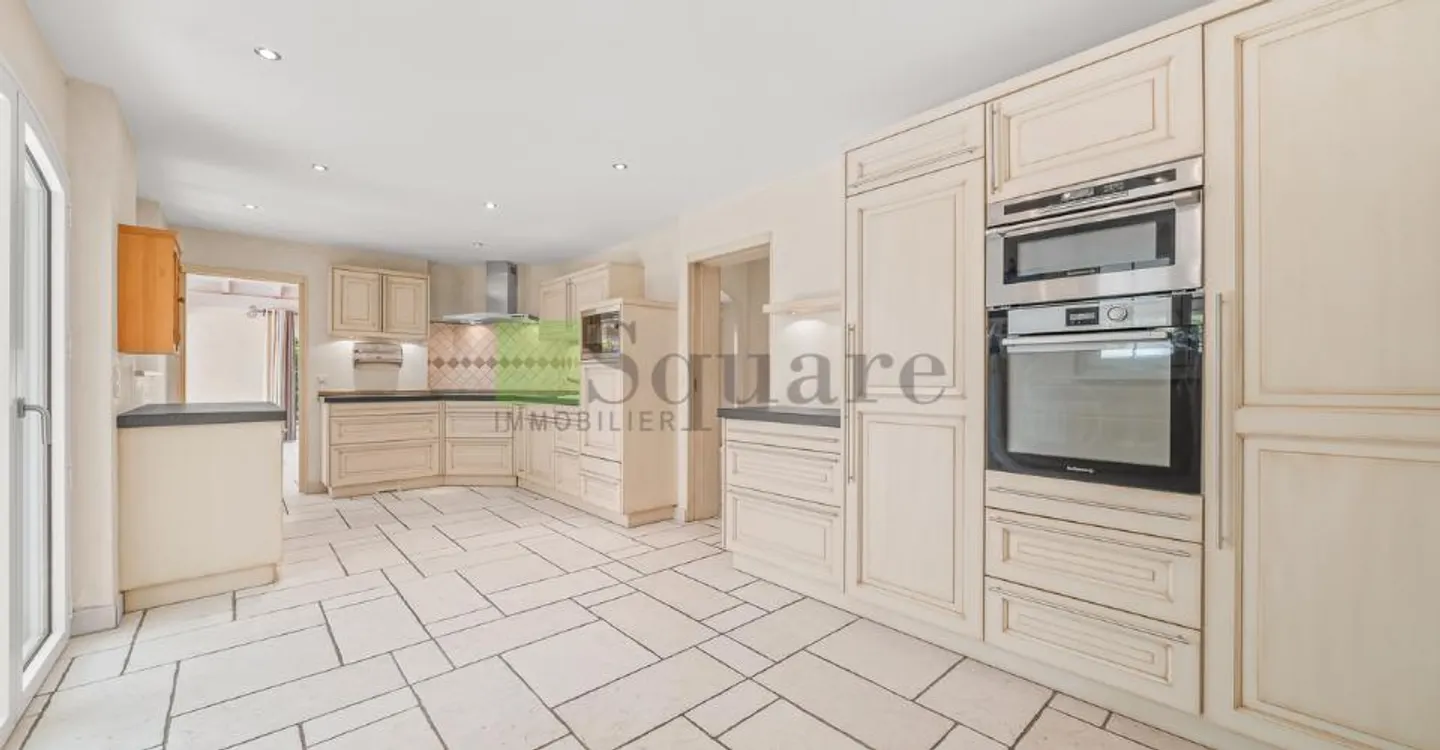 Außergewöhnliche provenzalische Villa mit Pool in Fully - Foto 5 von 12
