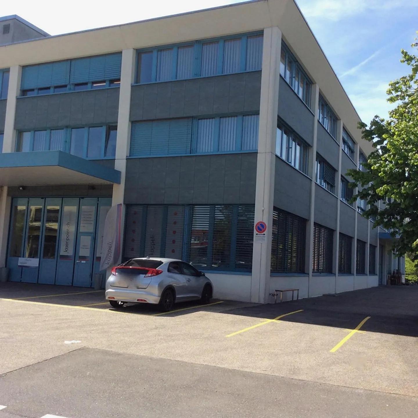 ESPACE COMMERCIAL ATTRACTIF AVEC LOCATAIRE EXISTANT - OPPORTUNITÉ D'INVESTISSEMENT... - Photo 2 sur 14