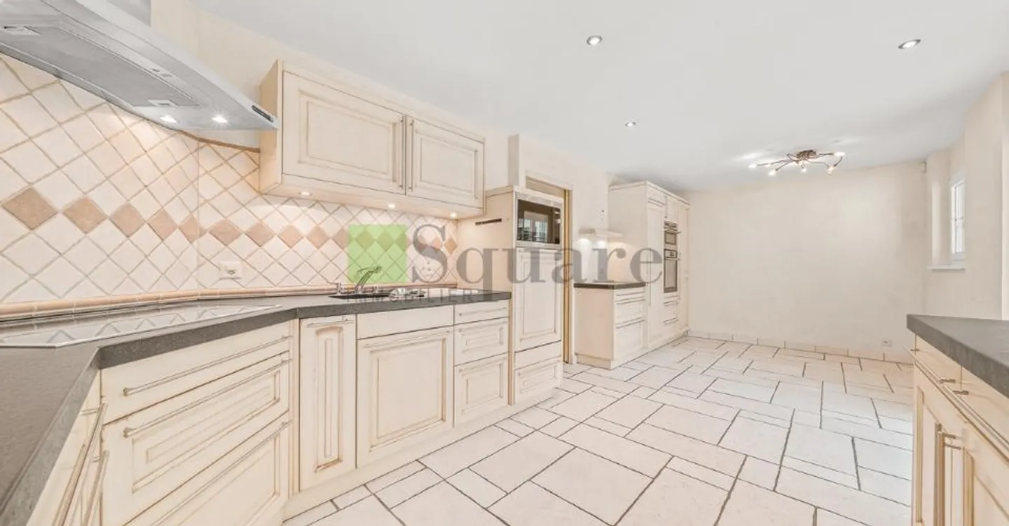 Außergewöhnliche provenzalische Villa mit Pool in Fully - Foto 6 von 12