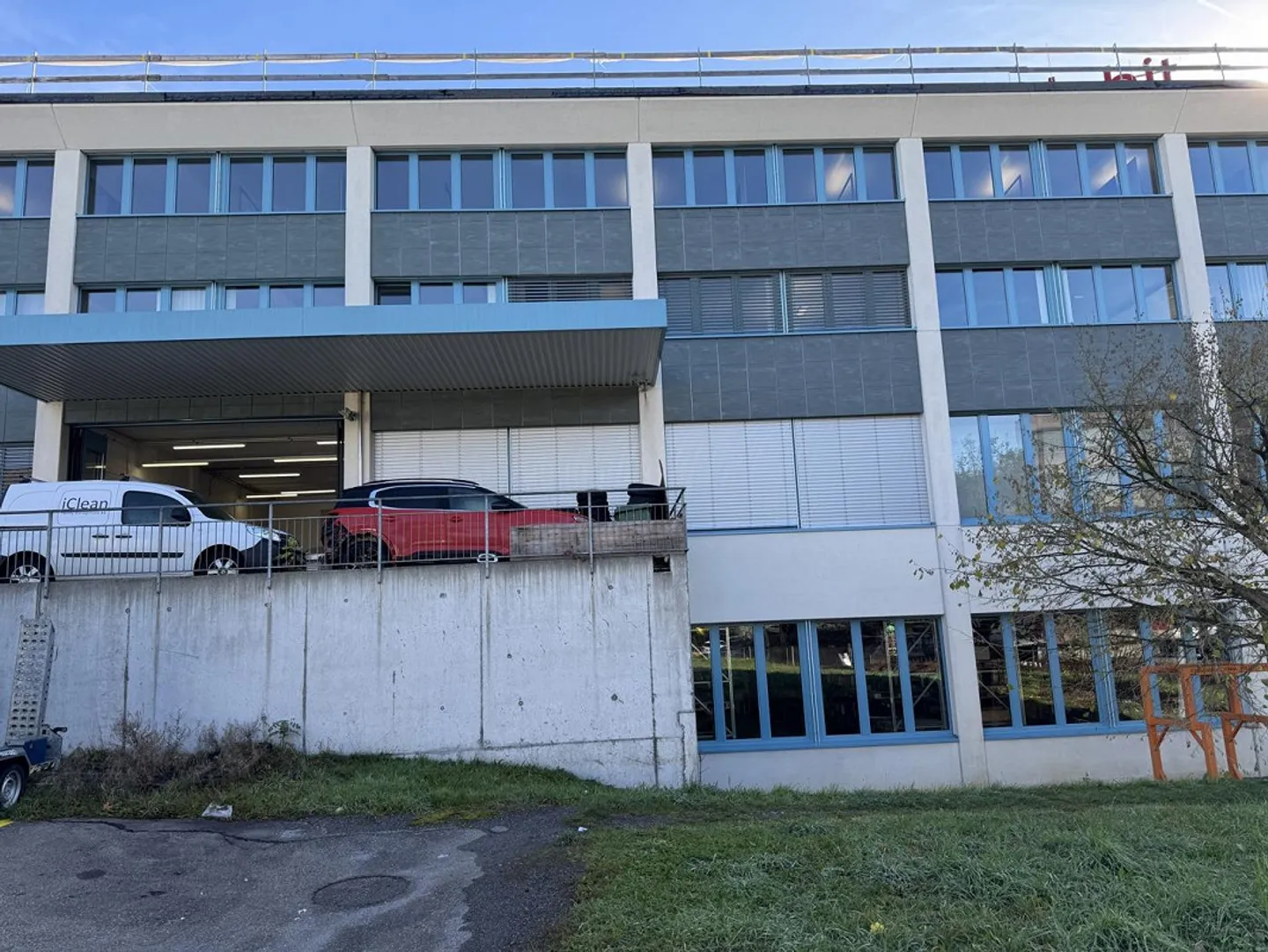 ESPACE COMMERCIAL ATTRACTIF AVEC LOCATAIRE EXISTANT - OPPORTUNITÉ D'INVESTISSEMENT... - Photo 3 sur 14