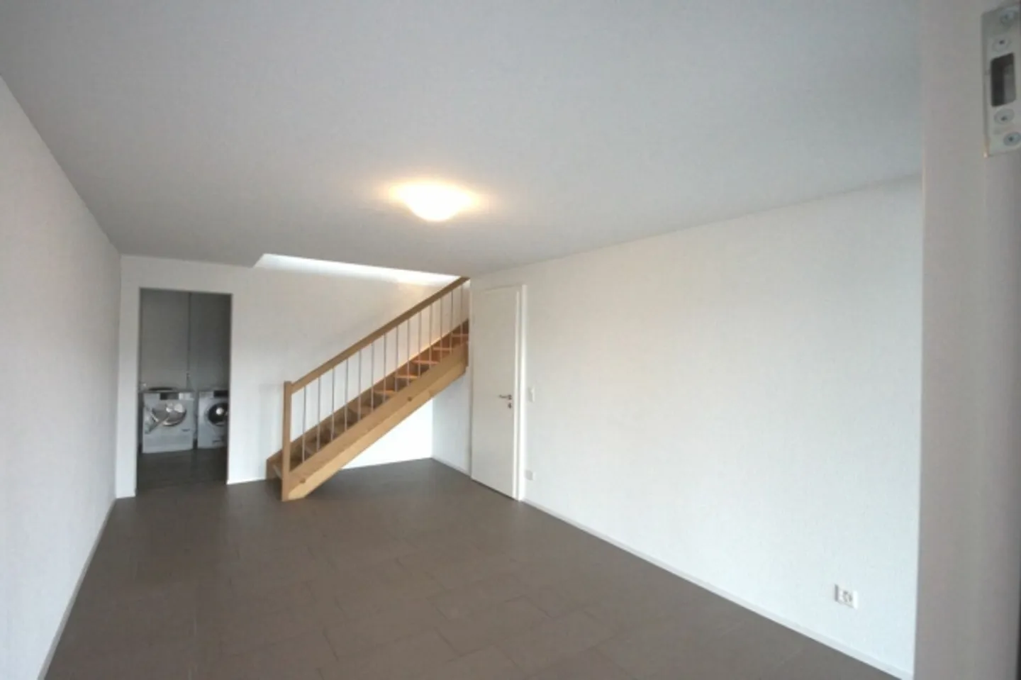 5½-Room Corner House with Beautiful Panoramic View - Photo 2 of 8