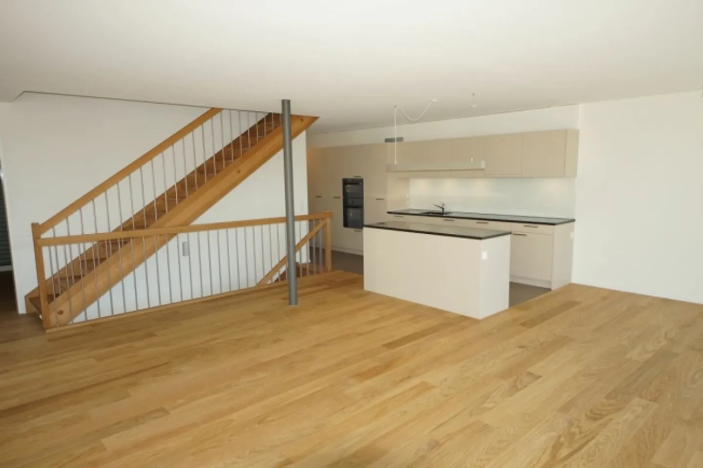 5½-Room Corner House with Beautiful Panoramic View - Photo 3 of 8