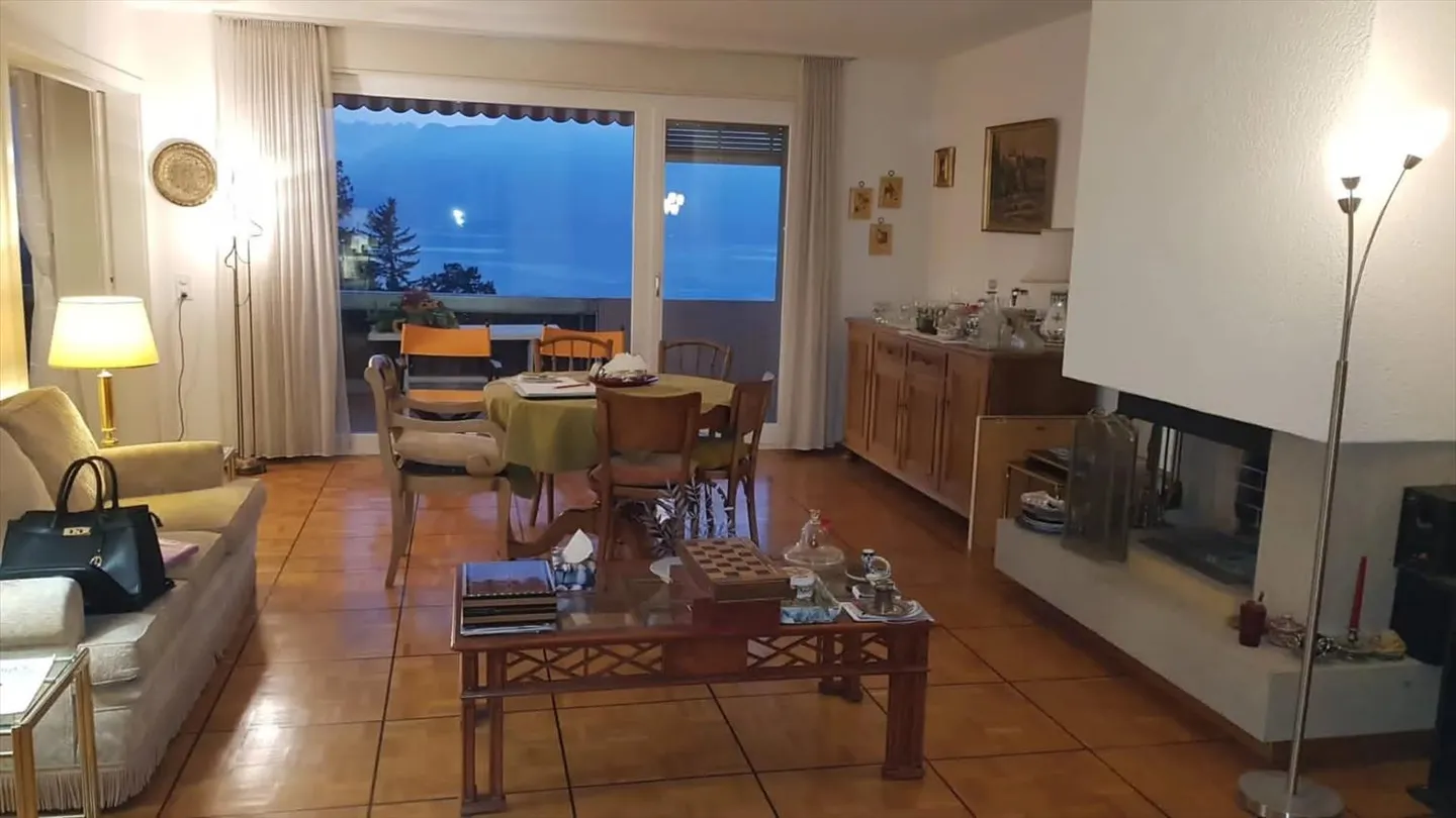 Appartamento di 4,5 locali al 1° piano con vista lago. - Foto 2 di 3