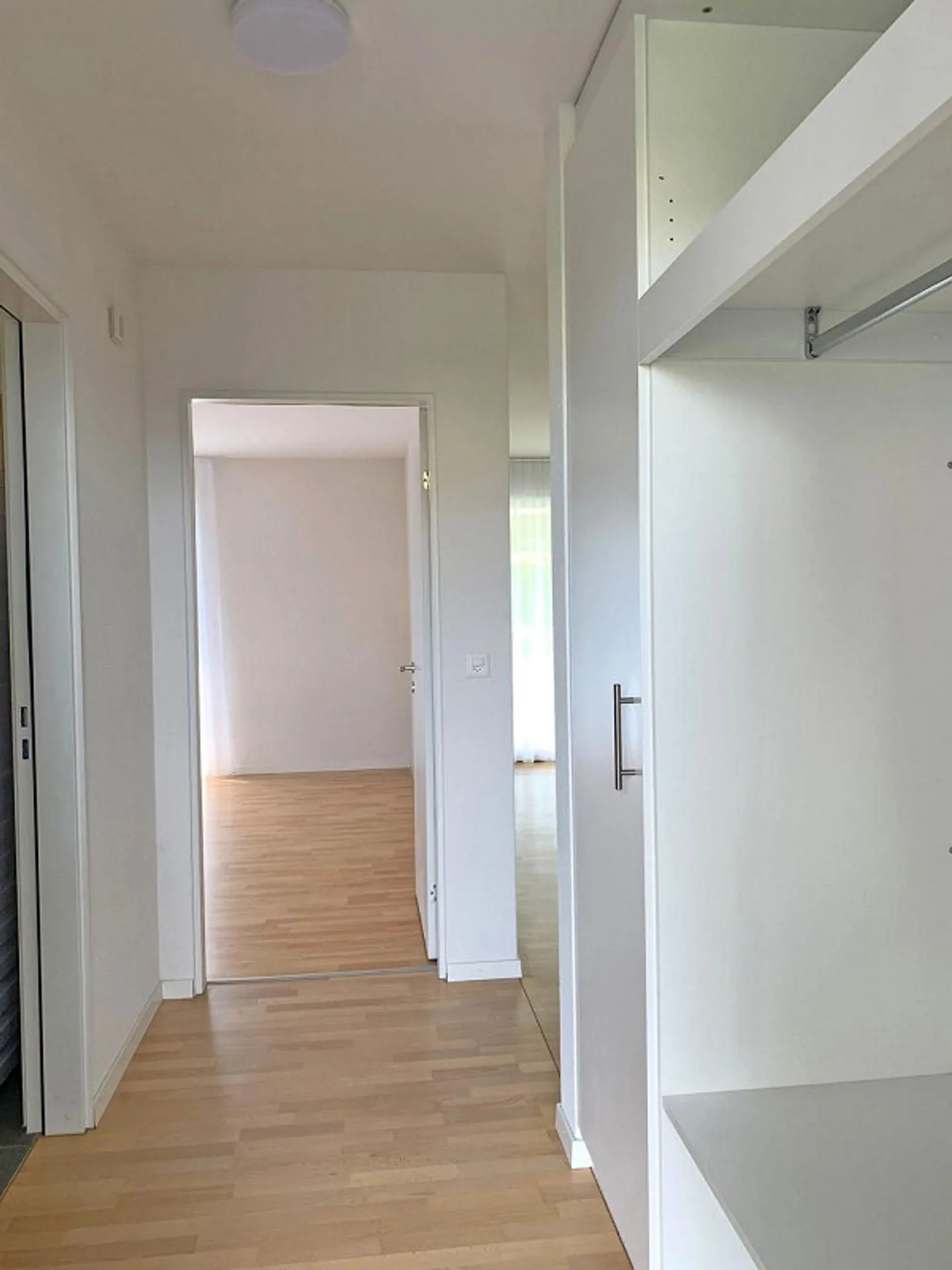 Attraktive 3.5-Zimmerwohnung im Erdgeschoss mit grosszügigem Sitzplatz - Foto 5 von 8