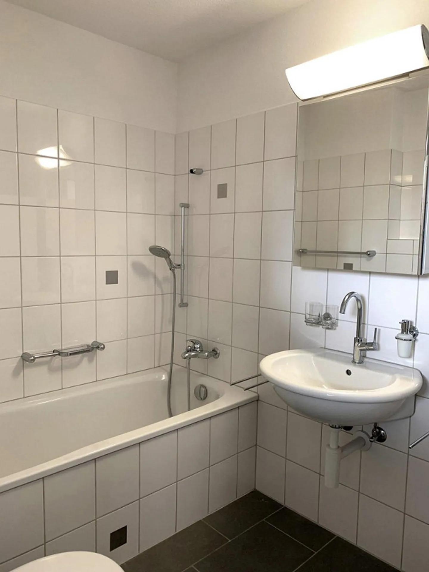 Attraktive 3.5-Zimmerwohnung im Erdgeschoss mit grosszügigem Sitzplatz - Foto 7 von 8