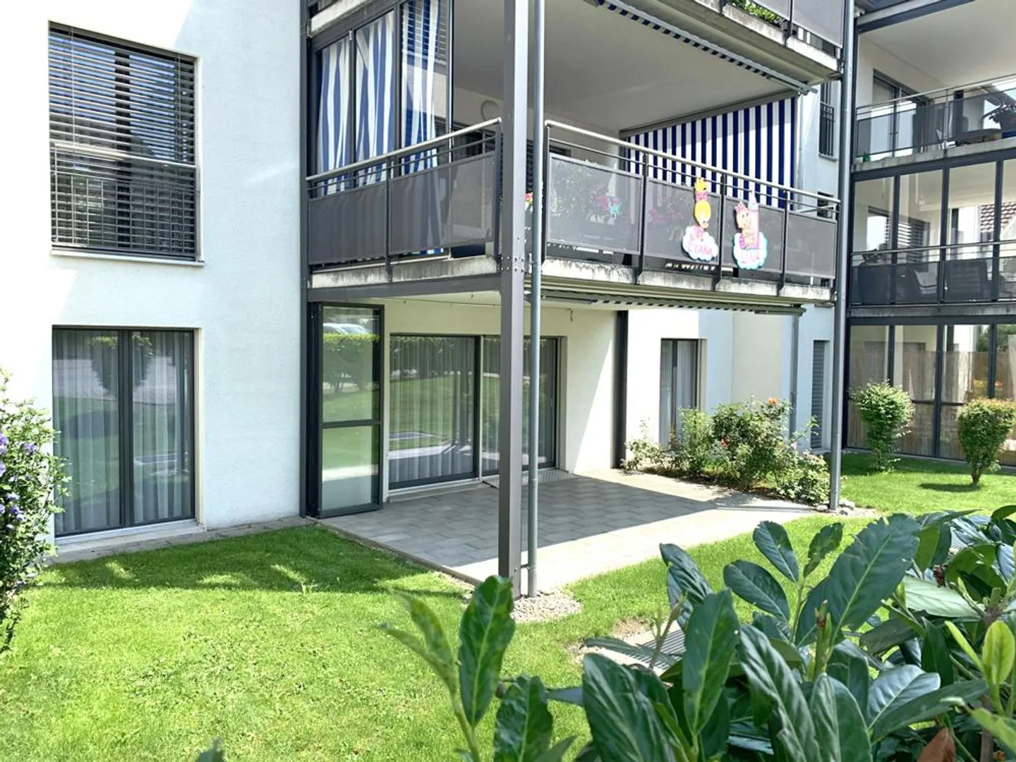 Attraktive 3.5-Zimmerwohnung im Erdgeschoss mit grosszügigem Sitzplatz - Foto 8 von 8
