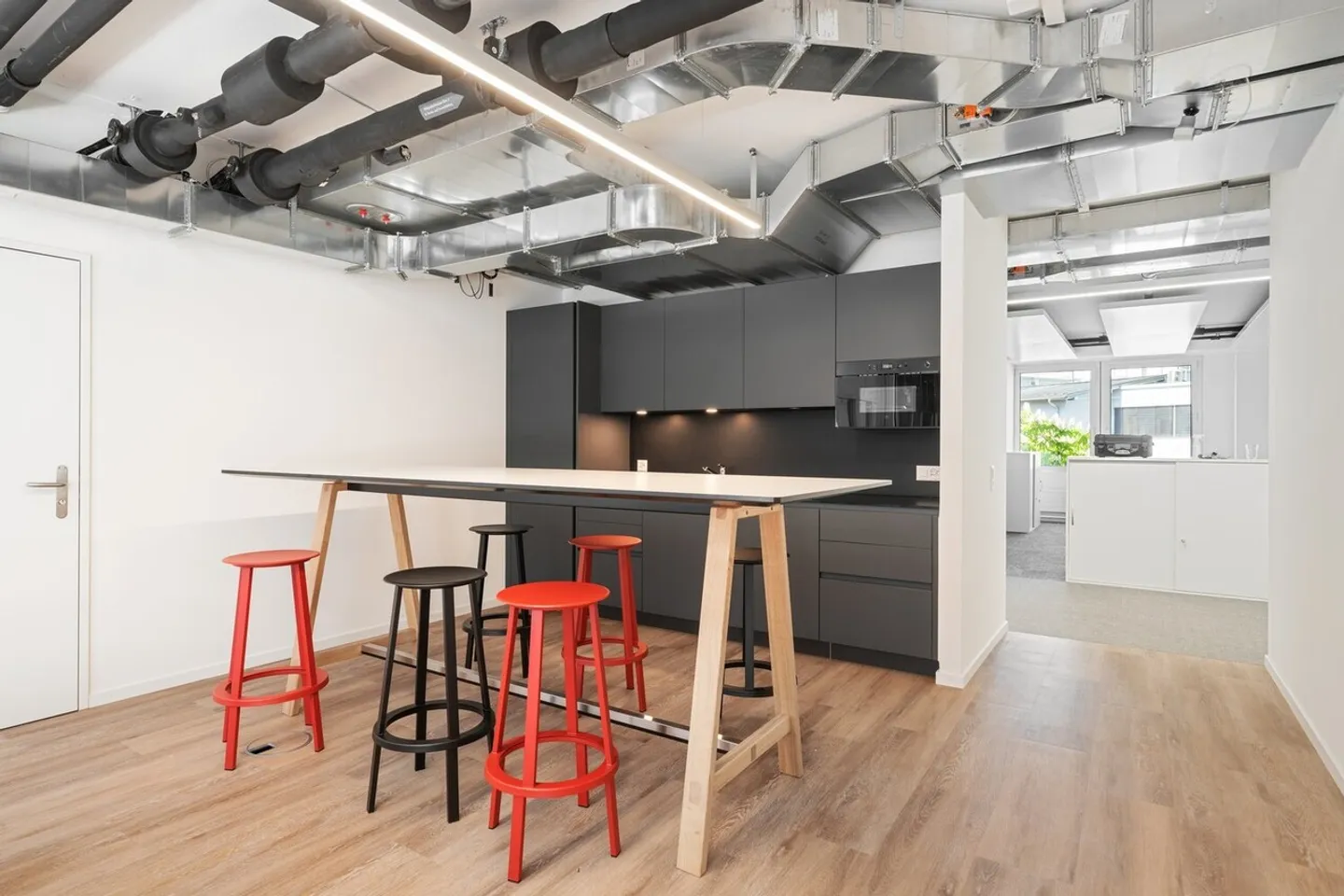 Baslerpark - business as unusual - Photo 5 of 12