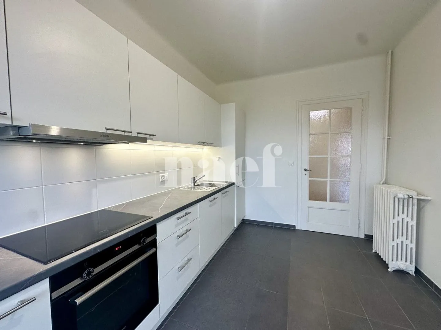 3.5 Room Apartment - Photo 4 of 13