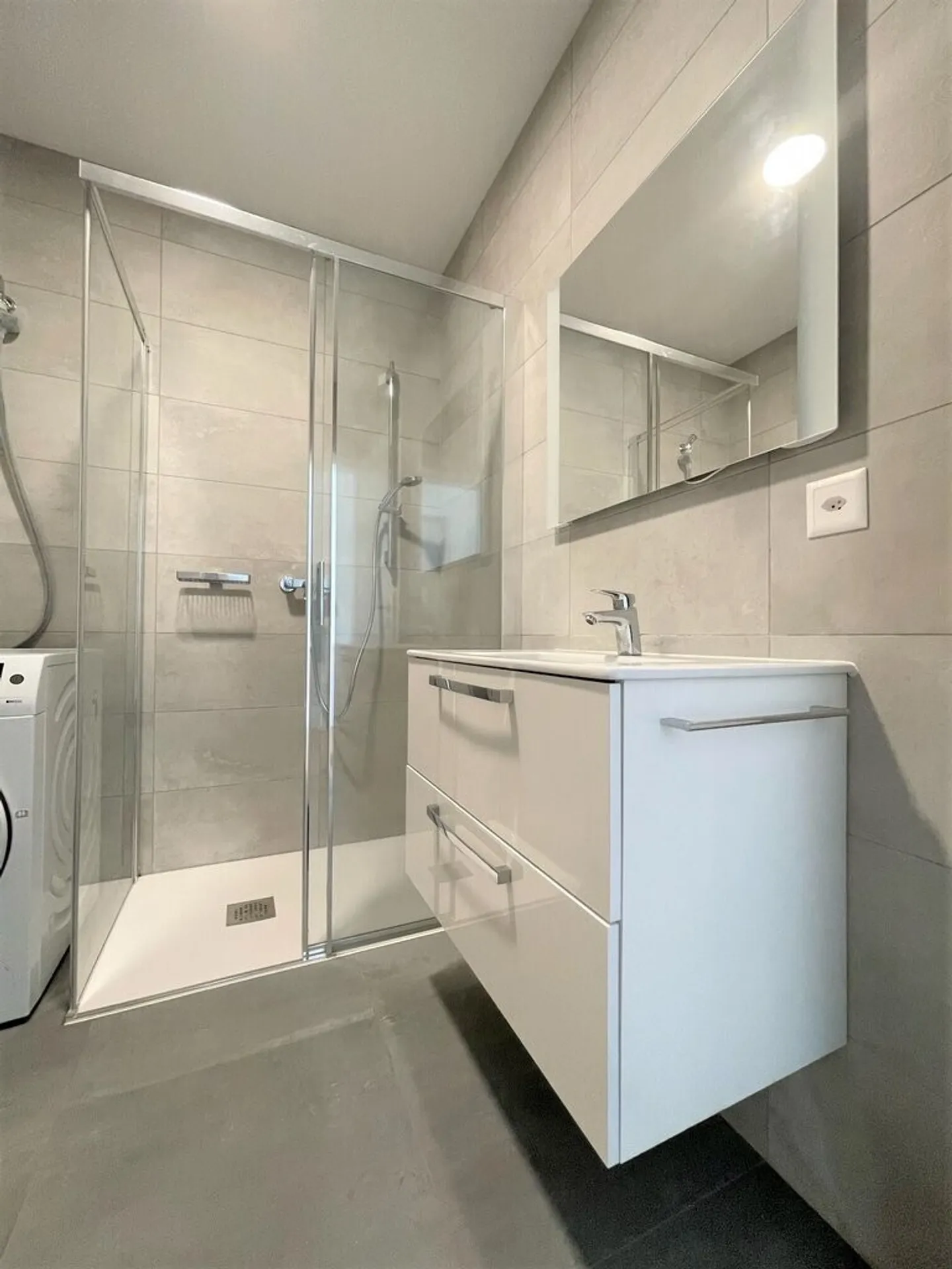 Modern und hell 3.5 Zimmer, eingebettet in die Natur in Pazzallo - Foto 4 von 6