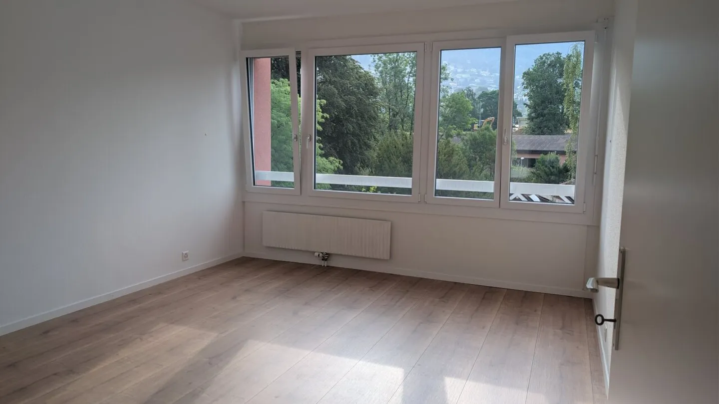 Wohnung mit 4.5 Zimmern im 3. Stock mit Balkon - Foto 7 von 9