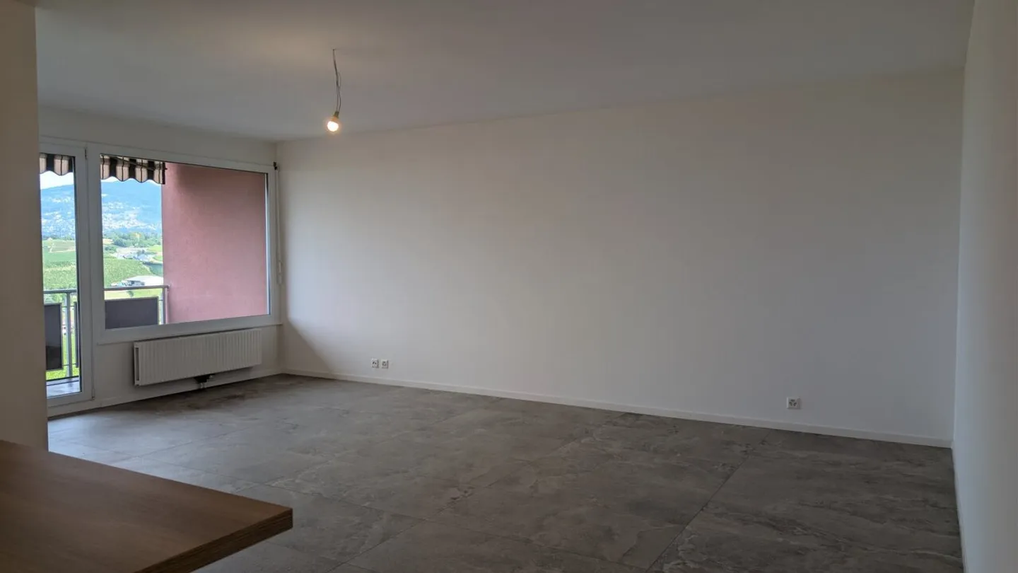 Wohnung mit 4.5 Zimmern im 3. Stock mit Balkon - Foto 5 von 9