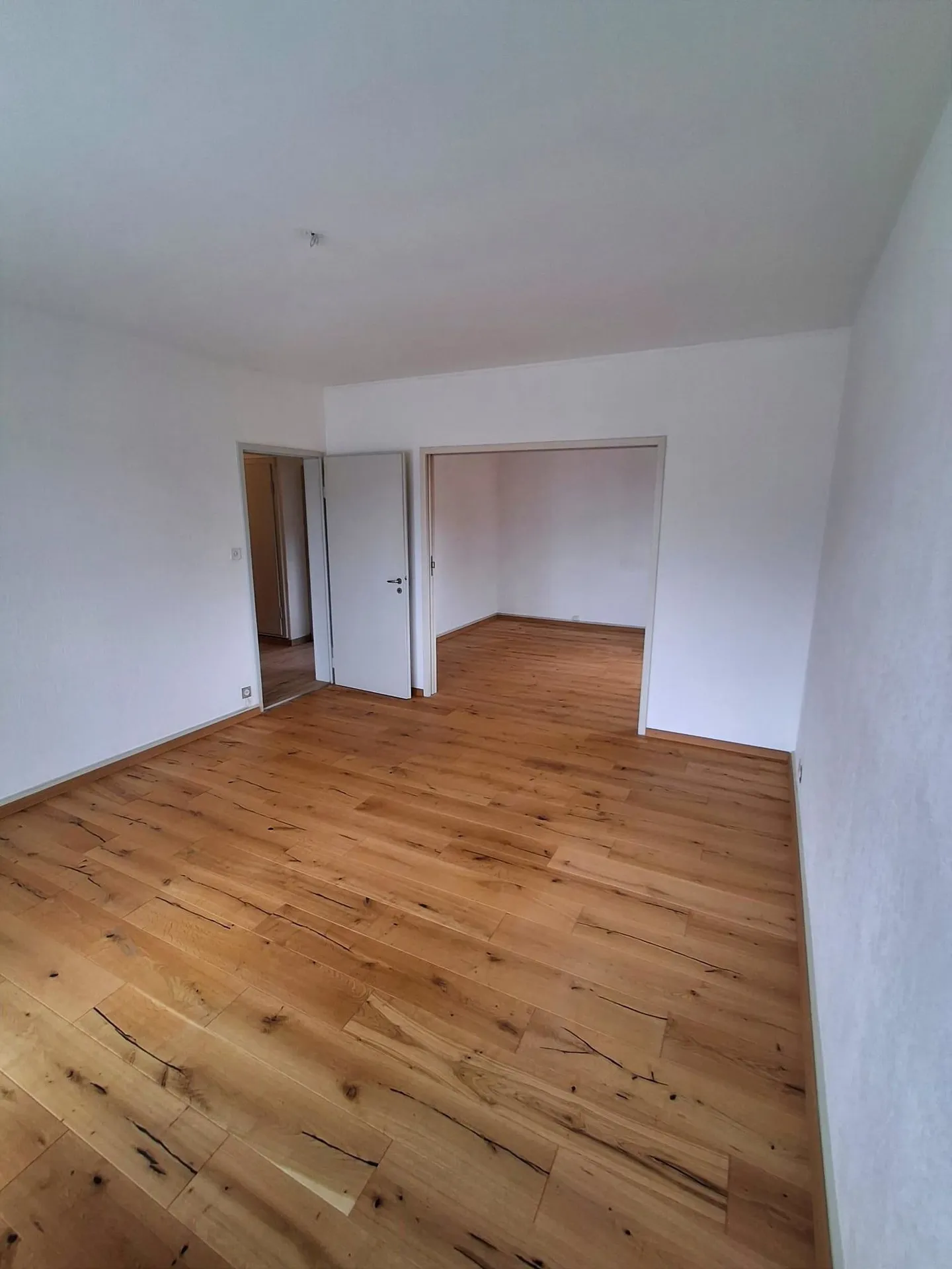 Wohnung mit 4.5 Zimmern renoviert zur Miete in Delémont - Foto 3 von 11
