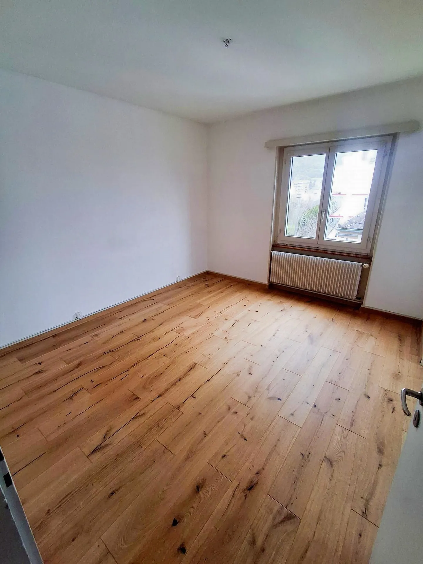Wohnung mit 4.5 Zimmern renoviert zur Miete in Delémont - Foto 5 von 11