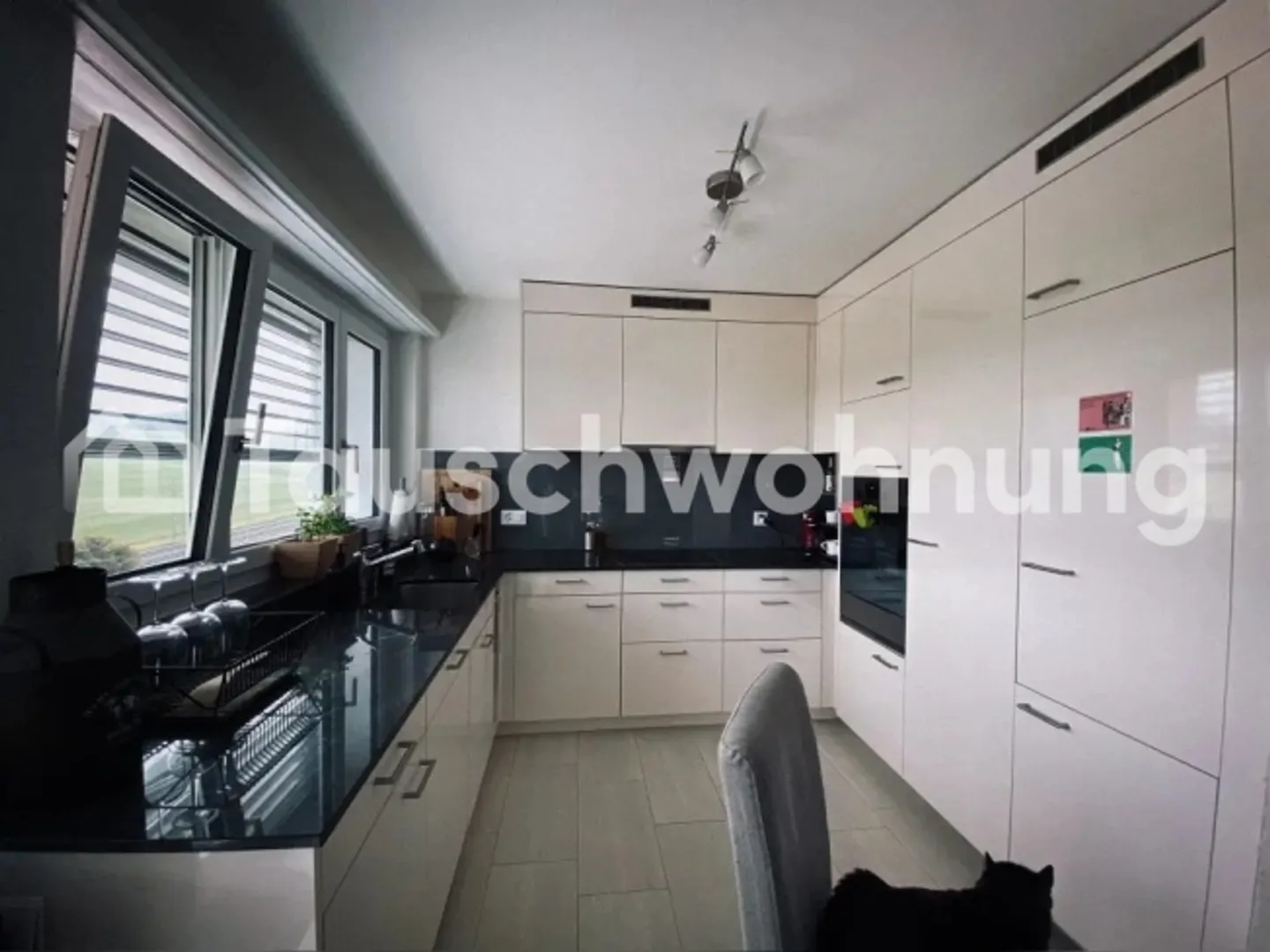 Apartment for rent - Photo 2 of 7