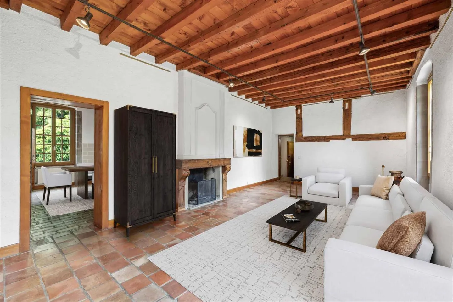 Charme et Authenticité : Excellent Maison au Cœur du Village - Photo 2 sur 10