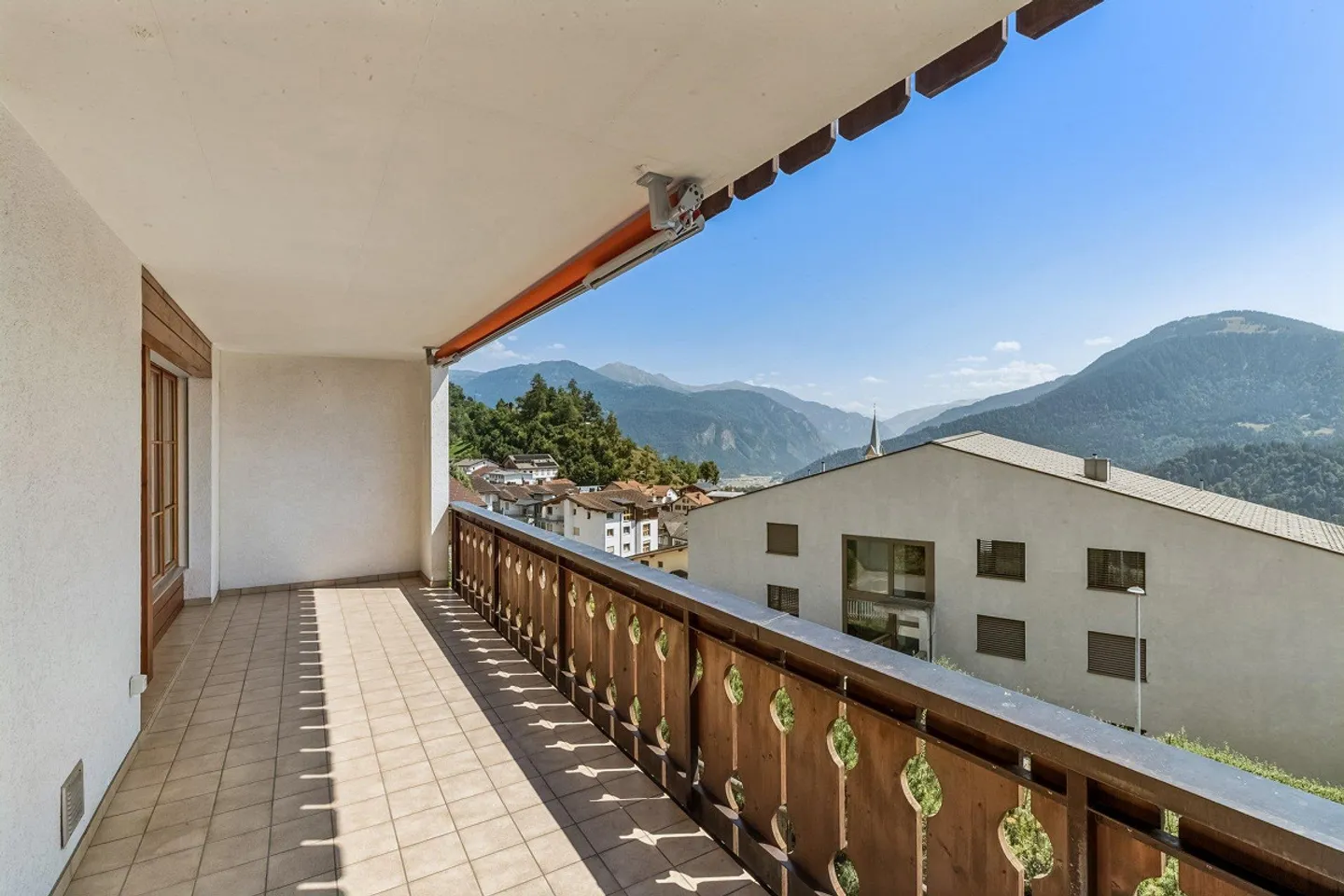 Sonnenparadies am Südhang mit atemberaubendem Blick - Photo 3 of 4