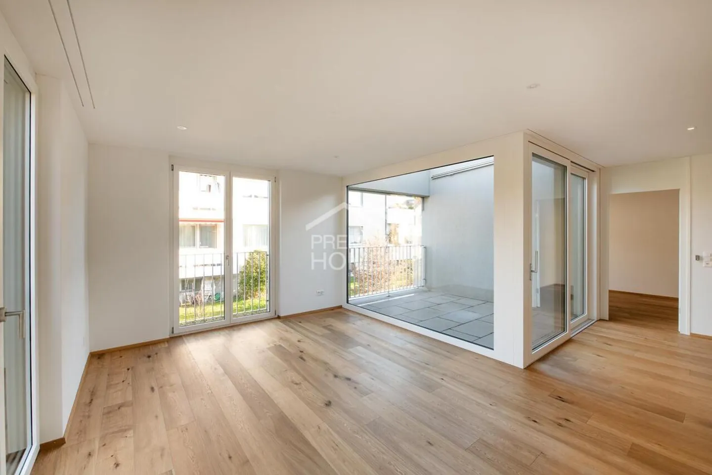 Appartement moderne avec terrasse - Photo 2 sur 13