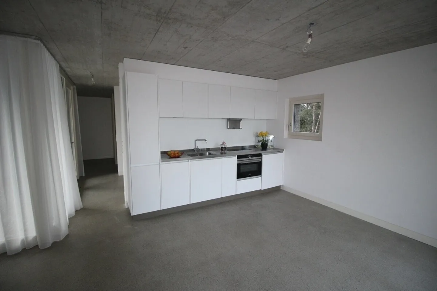 BEAUTIFUL 2.5 ROOM APARTMENT - Photo 4 of 12