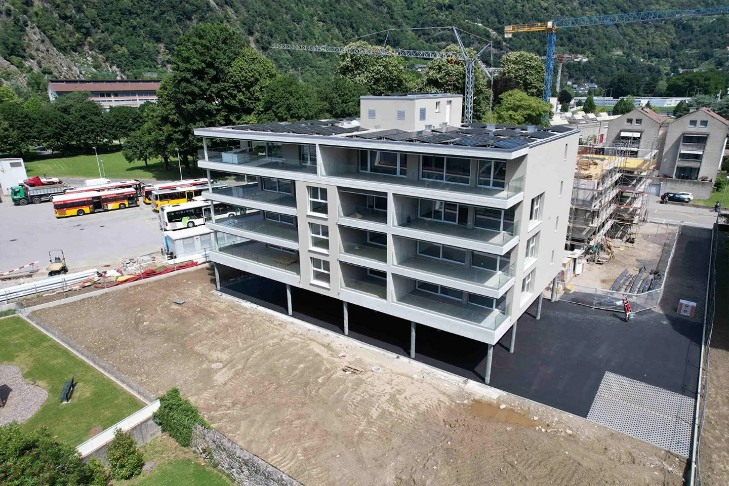Nuovo spazioso appartamento con grande terrazza - Photo 8 of 18