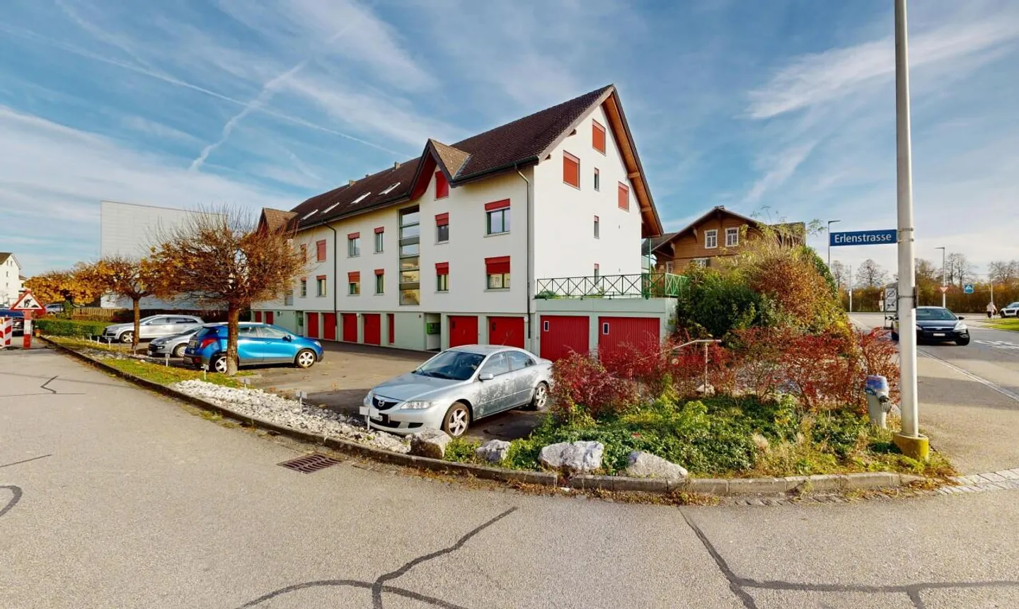 Grosszügige Dachwohnung mit Galerie - renoviert und an gefragter Lage - Photo 3 of 11